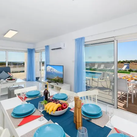 Willa Infinity View *